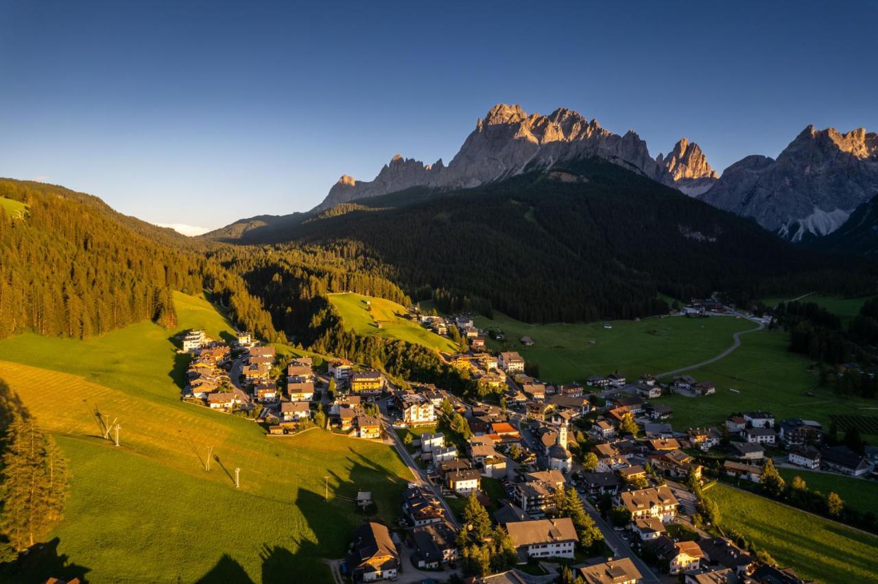 Hotel Holzer Sexten Exteriör bild